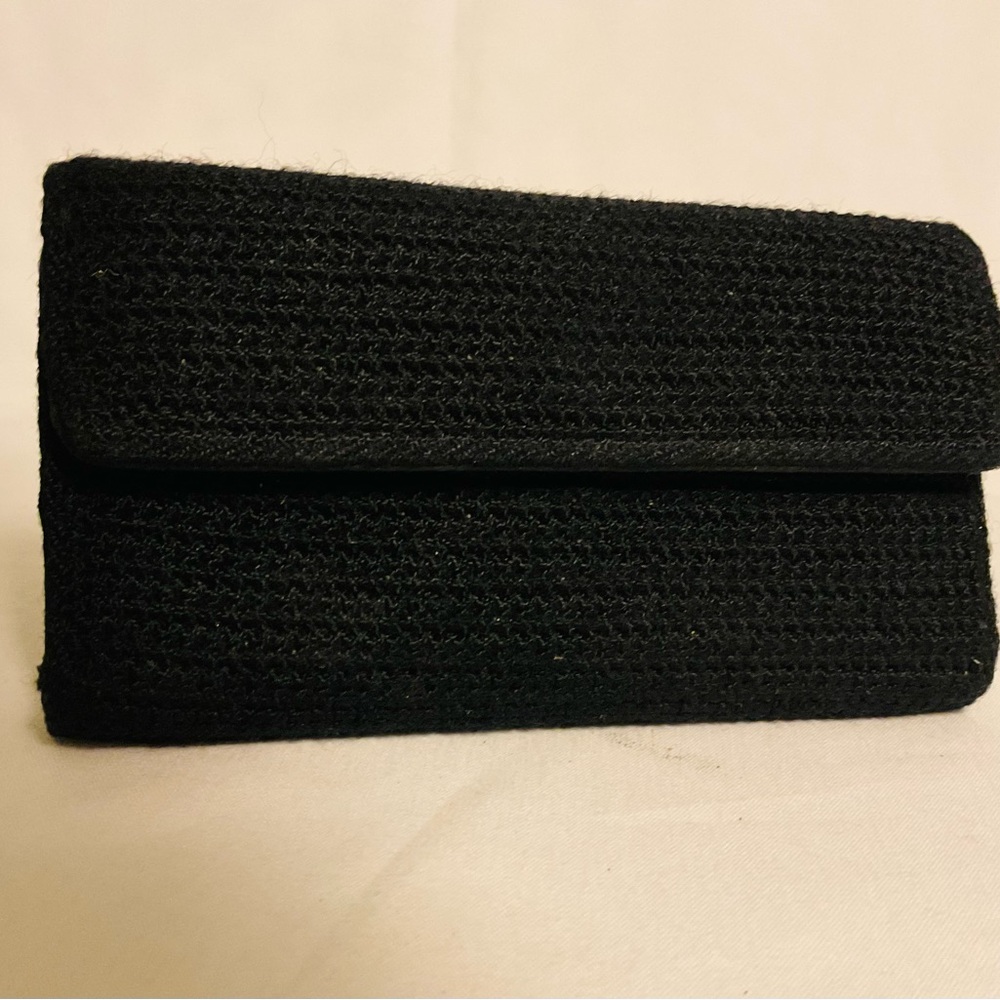 SAK crochet trifold wallet